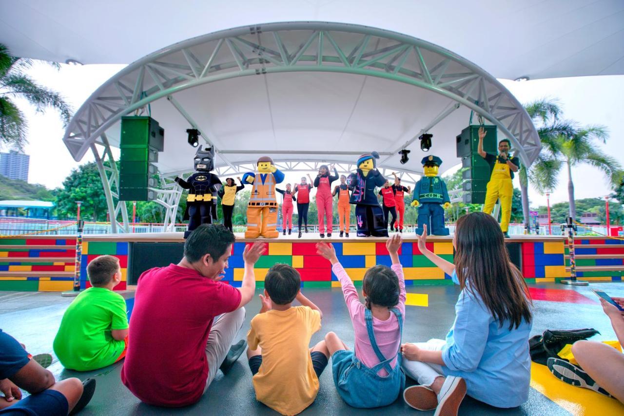 Legoland Malaysia Hotel Nusajaya  Exteriör bild LEGO Show