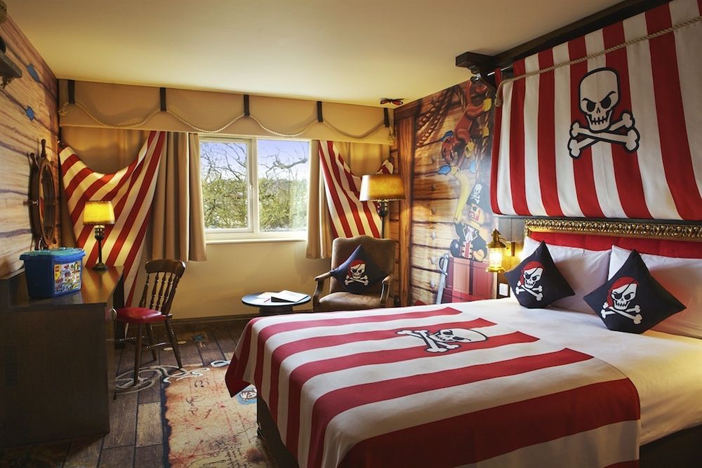 Legoland Malaysia Hotel Nusajaya  Exteriör bild Pirate themed room at Legoland Florida Resort Hotel