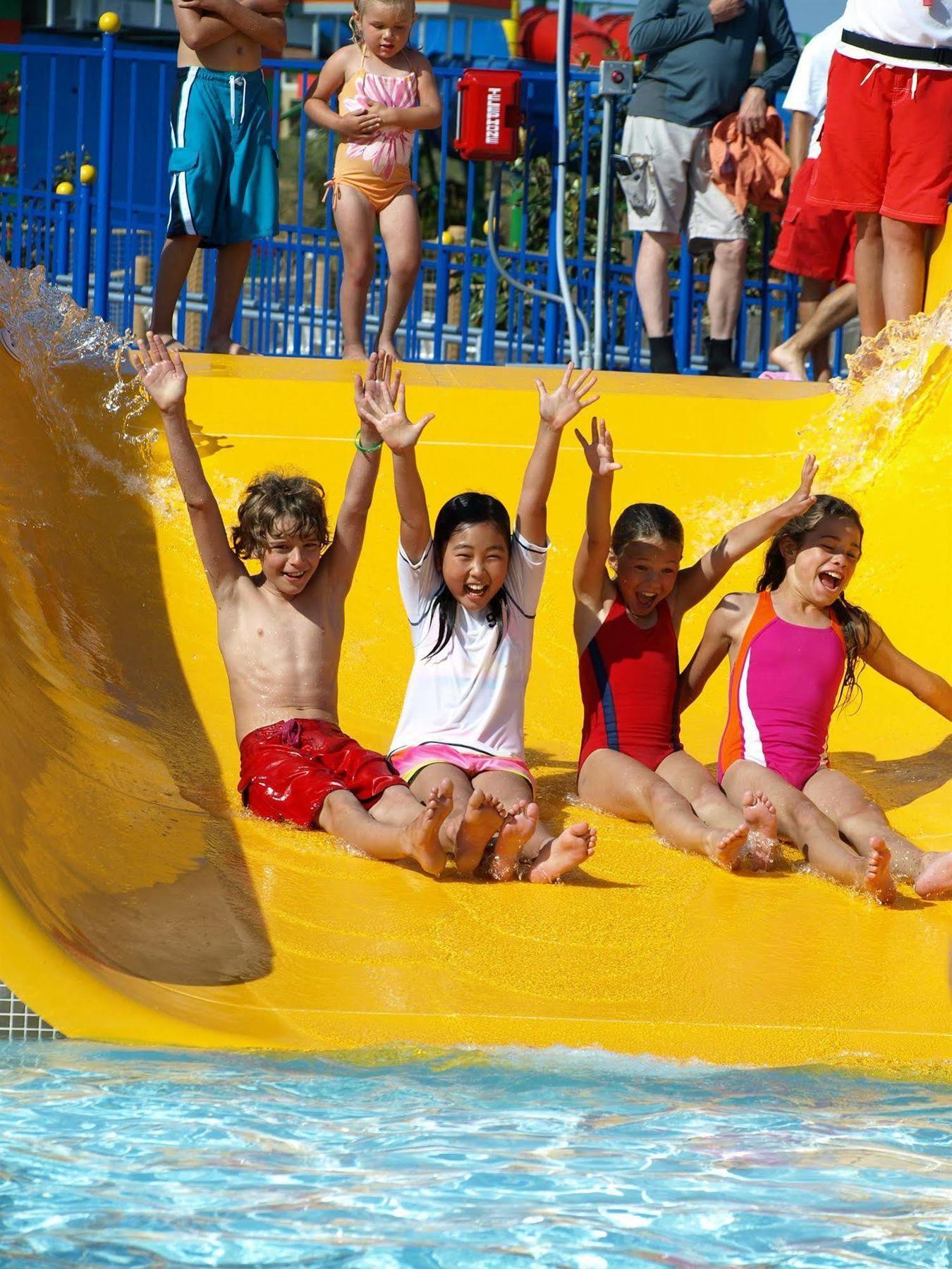 Legoland Malaysia Hotel Nusajaya  Exteriör bild Children on a water slide