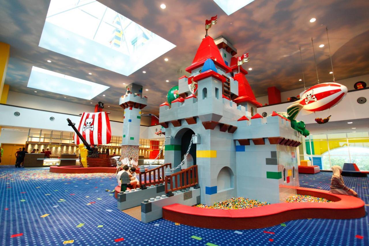Legoland Malaysia Hotel Nusajaya  Exteriör bild The Legoland Discovery Centre in Nagoya, Japan